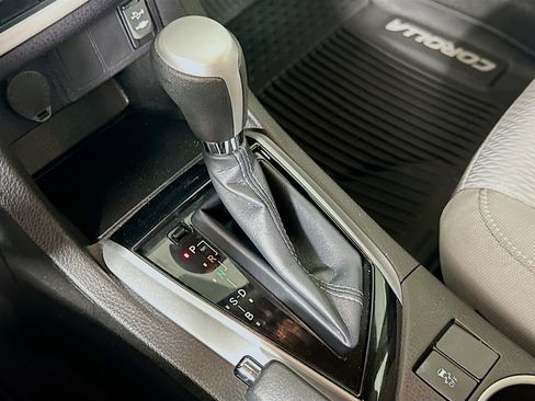 Used 2019 Toyota Corolla LE FWD image 23