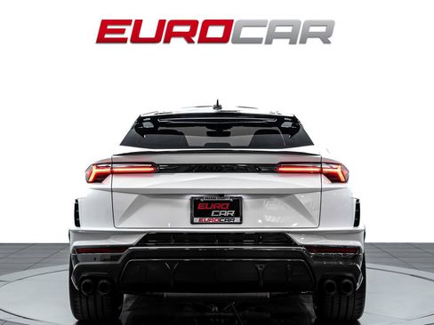 Used 2024 Lamborghini Urus Performante AWD/4WD image 4