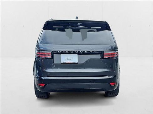 New 2025 Land Rover Discovery Dynamic SE image 6