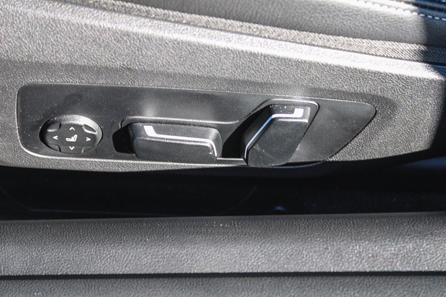 Used 2026 BMW 430i Coupe w/ M Sport Package RWD image 21