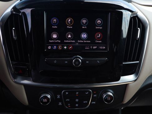 Used 2022 Chevrolet Traverse LS FWD image 11