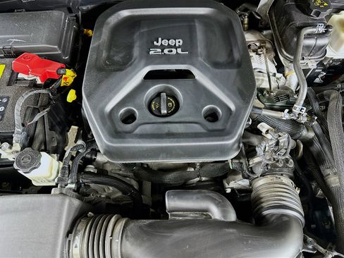 Used 2023 Jeep Wrangler Sahara w/ Cold Weather Group image 32