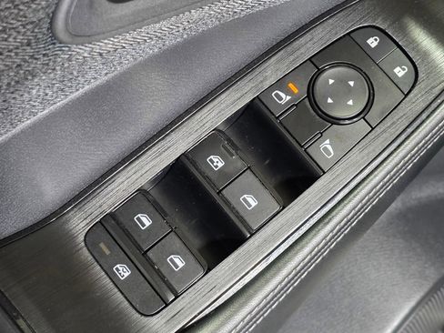 Used 2023 Nissan Rogue SV AWD/4WD image 21