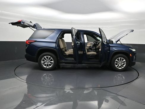 Used 2023 Chevrolet Traverse LS FWD image 32
