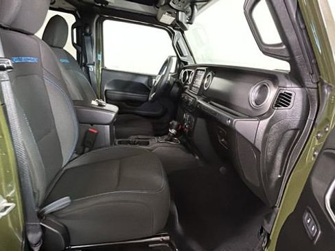 Used 2023 Jeep Wrangler Unlimited Rubicon 4xe w/ Cold Weather Group AWD/4WD image 31
