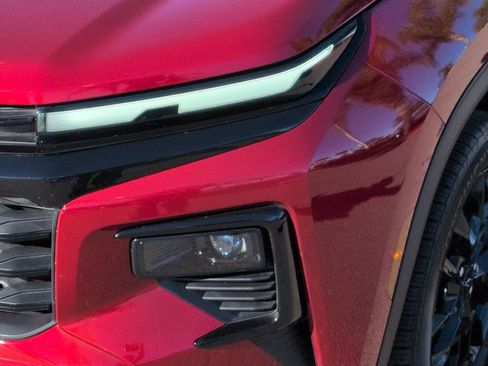 Used 2025 Chevrolet Traverse LT w/ Midnight/Sport Edition image 6