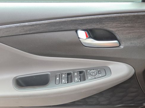 Used 2020 Hyundai Santa Fe SE FWD image 17
