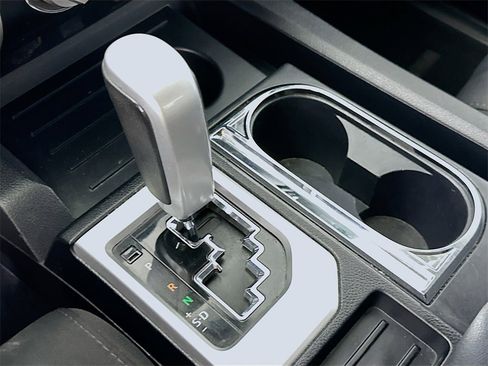Used 2017 Toyota Tundra SR5 image 30