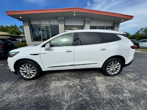 Used 2019 Buick Enclave Premium w/ Experience Buick Package FWD image 8