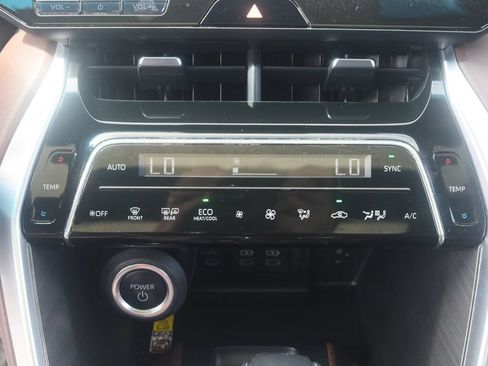 Used 2023 Toyota Venza Limited AWD/4WD image 21