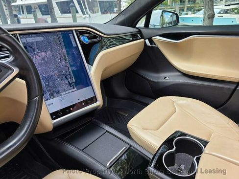 Used 2015 Tesla Model S 70 image 42