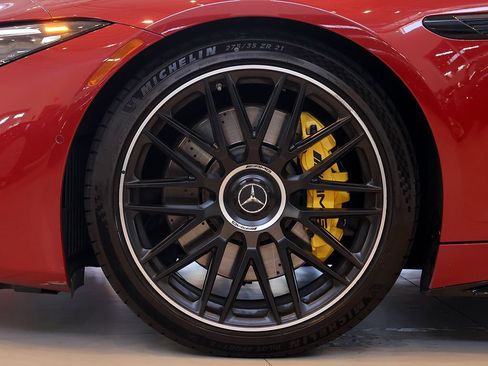 Used 2022 Mercedes-Benz SL 63 AMG 4MATIC image 24