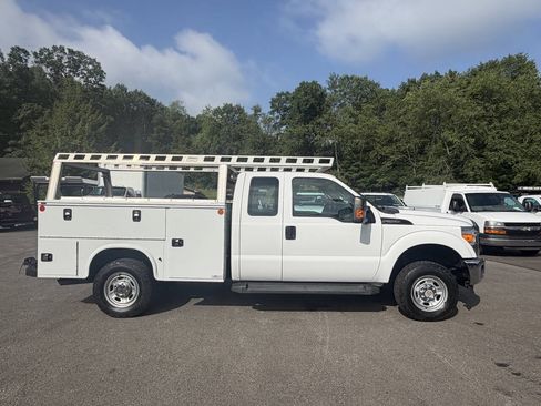 Used 2015 Ford F250 XL w/ Power Equipment Group AWD/4WD image 2