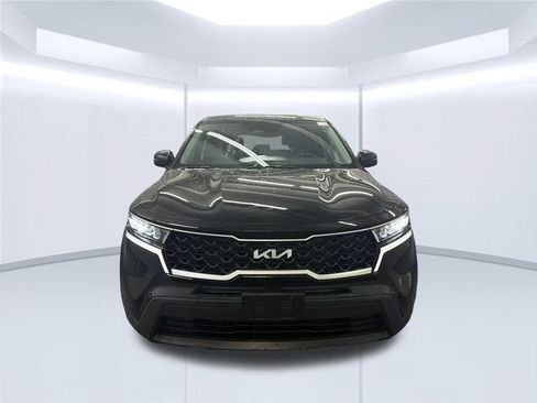Certified 2023 Kia Sorento LX AWD/4WD image 3