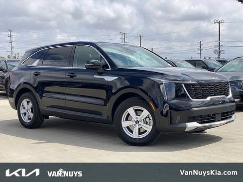 New 2026 Kia Sorento LX FWD image 25