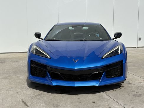 Used 2025 Chevrolet Corvette E-Ray AWD/4WD image 3