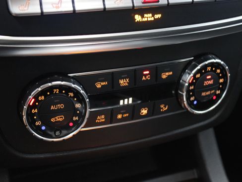 Used 2014 Mercedes-Benz GL 550 4MATIC image 22