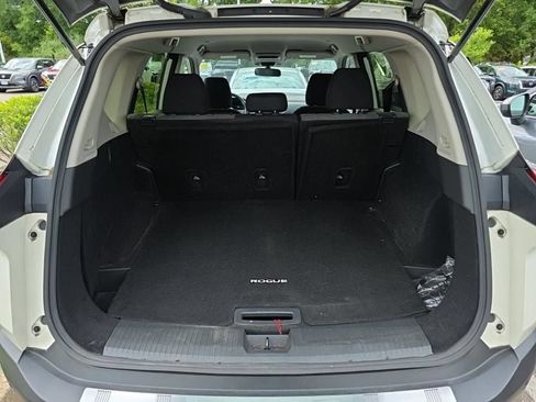 Certified 2023 Nissan Rogue SV AWD/4WD image 15