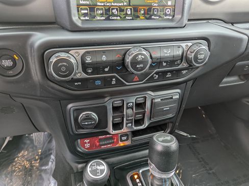 Used 2021 Jeep Wrangler Unlimited Rubicon w/ Cold Weather Group image 23