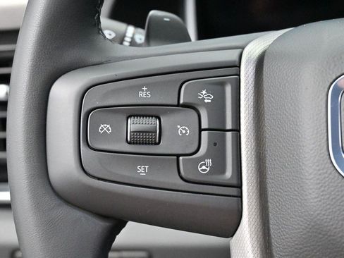 Used 2024 GMC Sierra 1500 Denali w/ Technology Package AWD/4WD image 19