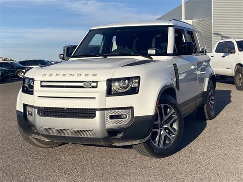 Used 2021 Land Rover Defender 110 SE image 3