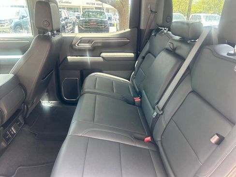 Used 2025 GMC Sierra 1500 SLT AWD/4WD image 11