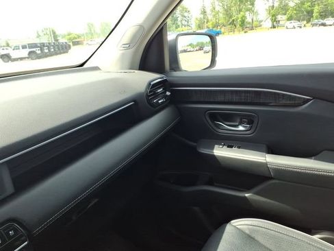 Used 2023 Honda Pilot Elite image 13