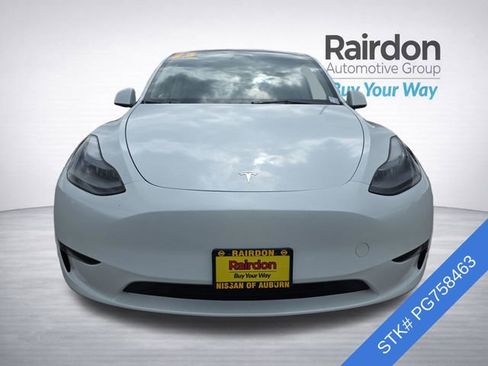 Used 2023 Tesla Model Y Long Range AWD/4WD image 2