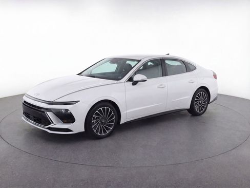 Used 2024 Hyundai Sonata SEL FWD image 3