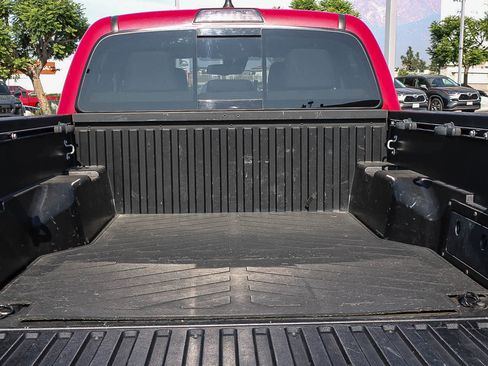 Used 2020 Toyota Tacoma SR5 w/ Technology Package AWD/4WD image 25