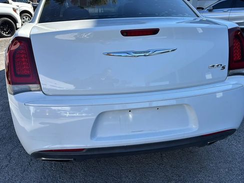 Used 2018 Chrysler 300 S image 37