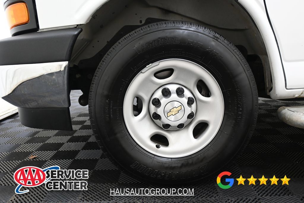 Used 2025 Chevrolet Express 2500 w/ Driver Convenience Package RWD image 24
