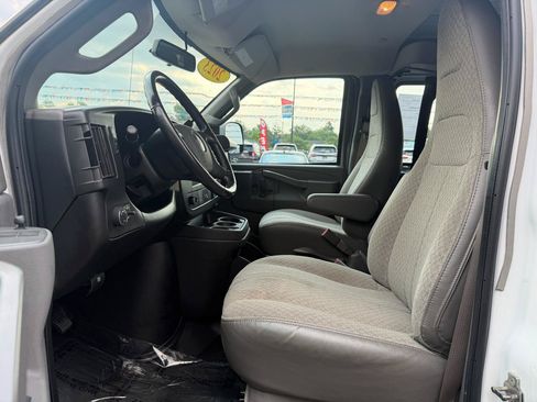 Used 2023 GMC Savana 2500 Extended w/ Driver Convenience Package RWD image 15