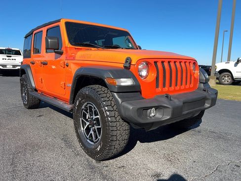 Used 2018 Jeep Wrangler Unlimited Sport image 3