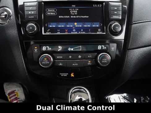 Used 2019 Nissan Rogue SV image 7