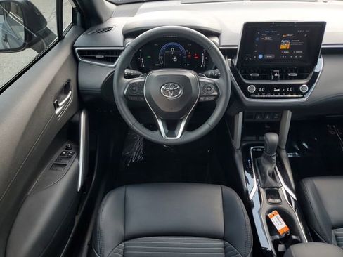 Used 2024 Toyota Corolla Cross AWD Hybrid w/ Convenience Package image 18