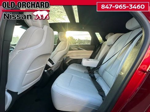 Used 2024 Cadillac Lyriq Luxury AWD/4WD image 14