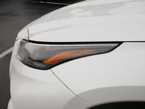 Certified 2026 Toyota Highlander XLE AWD/4WD image 16