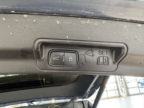 Used 2021 Ford Explorer Limited w/ Equipment Group 301A AWD/4WD image 45