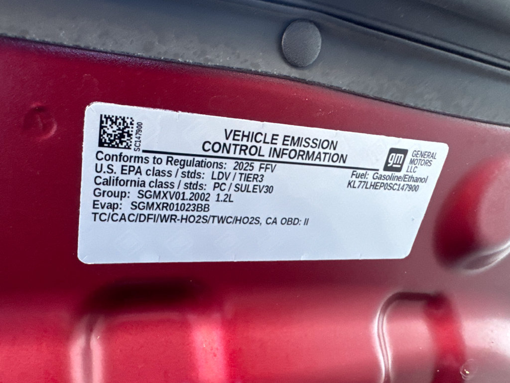 Used 2025 Chevrolet Trax LT FWD image 21