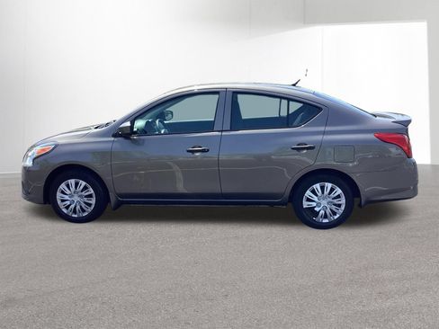 Used 2017 Nissan Versa S Plus FWD image 2