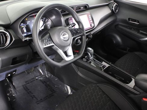 Certified 2022 Nissan Kicks SV image 18