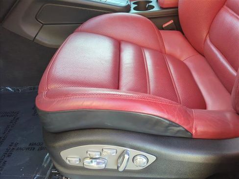 Used 2017 Porsche Macan Turbo image 12