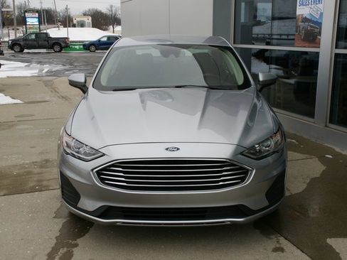 Used 2020 Ford Fusion SE image 6