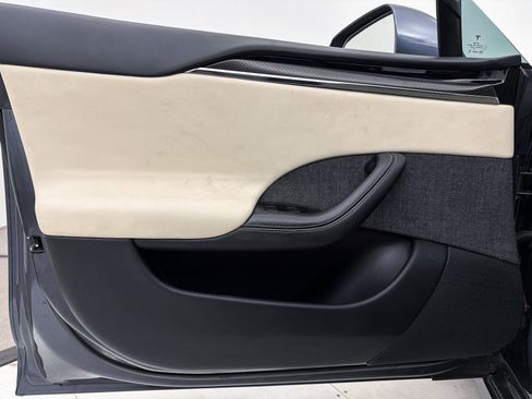 Used 2021 Tesla Model S Plaid image 17
