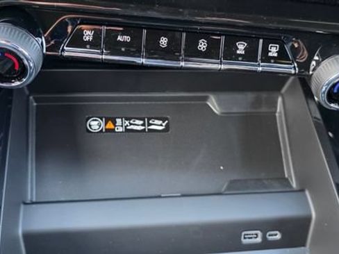 New 2026 Chevrolet Tahoe High Country w/ Sun And Tow Package AWD/4WD image 24