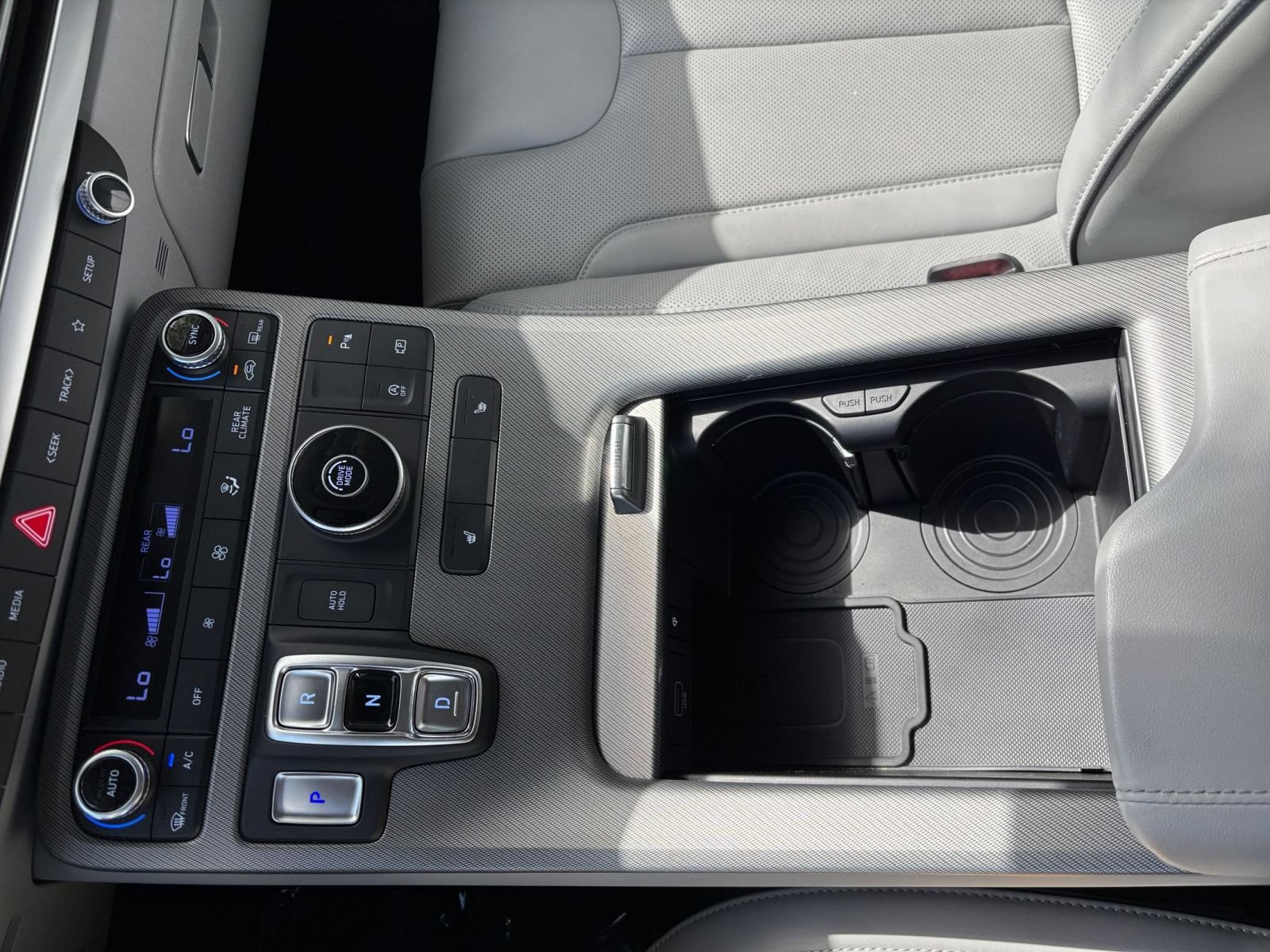 Used 2024 Hyundai Palisade SEL FWD image 44