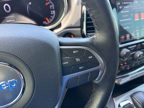 Used 2020 Jeep Grand Cherokee Altitude AWD/4WD image 17