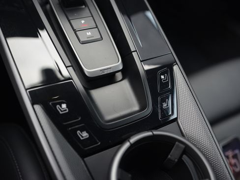 Certified 2025 Porsche 911 Carrera T image 26