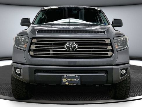 Used 2021 Toyota Tundra Limited w/ Limited Premium Package AWD/4WD image 2